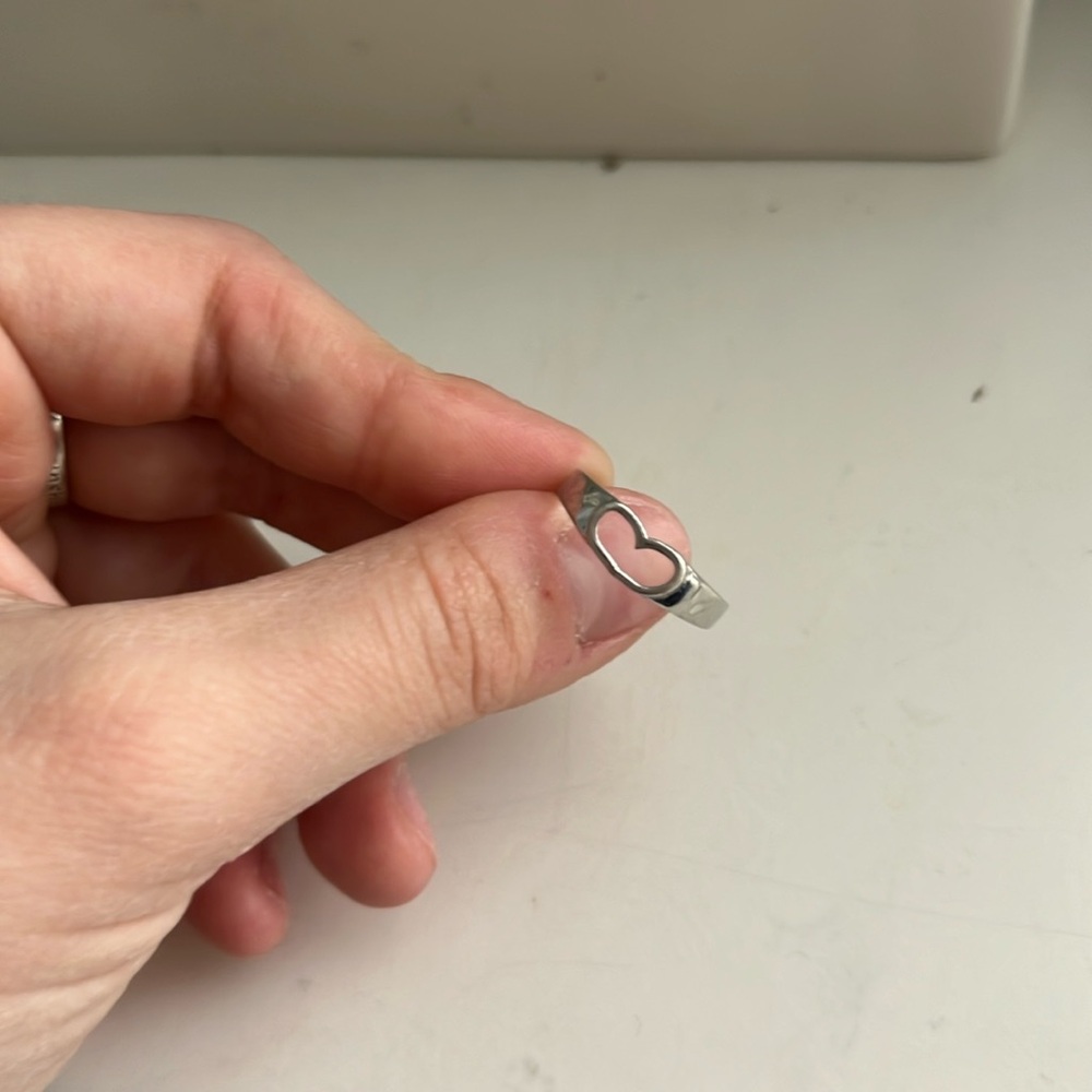 Dainty heart ring